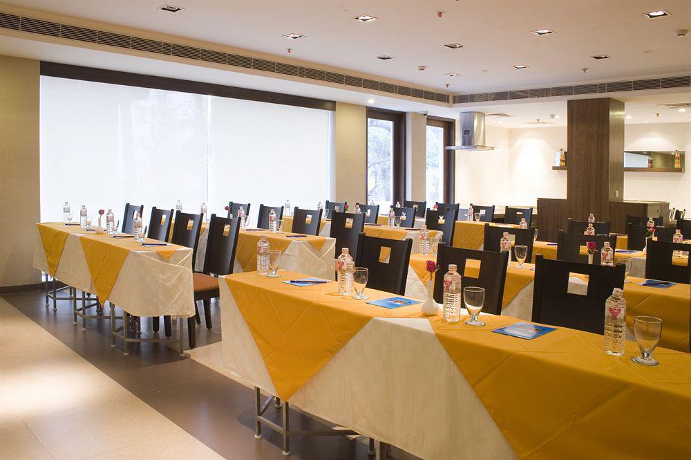 Shervani Nehru Place Nuova Delhi Esterno foto